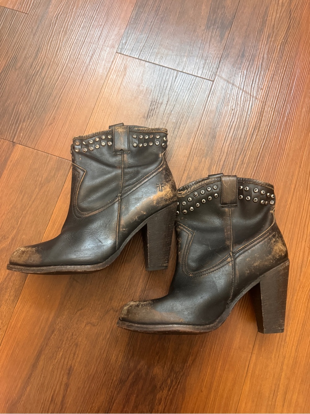 Frye Black Distressed Leather Studded Western Ankle Boots Size 8